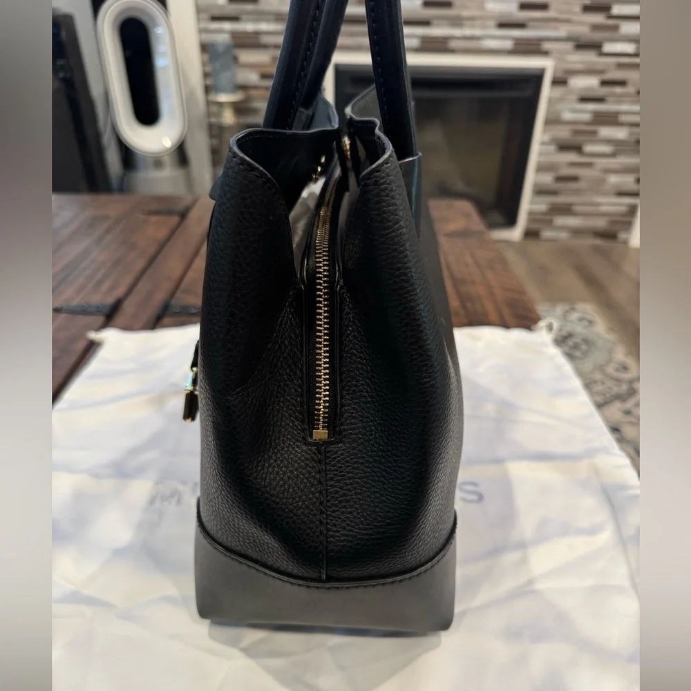 Michael Kors Mercer Gallery Tote (EUC) - Picture 6 of 14